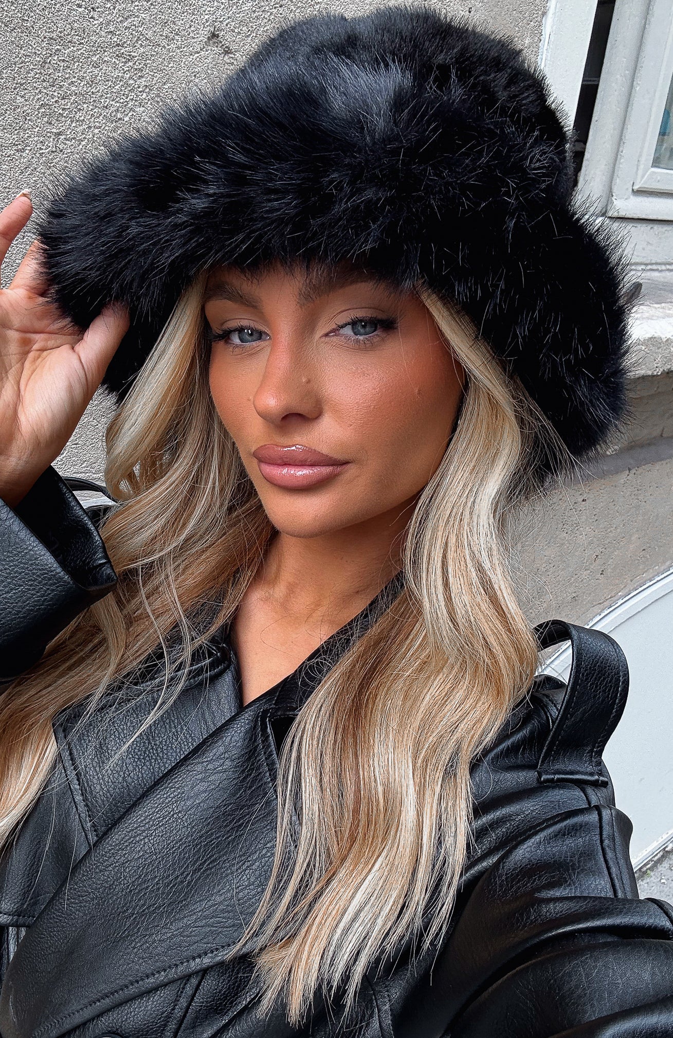 Trixie Faux Fur Hat Black
