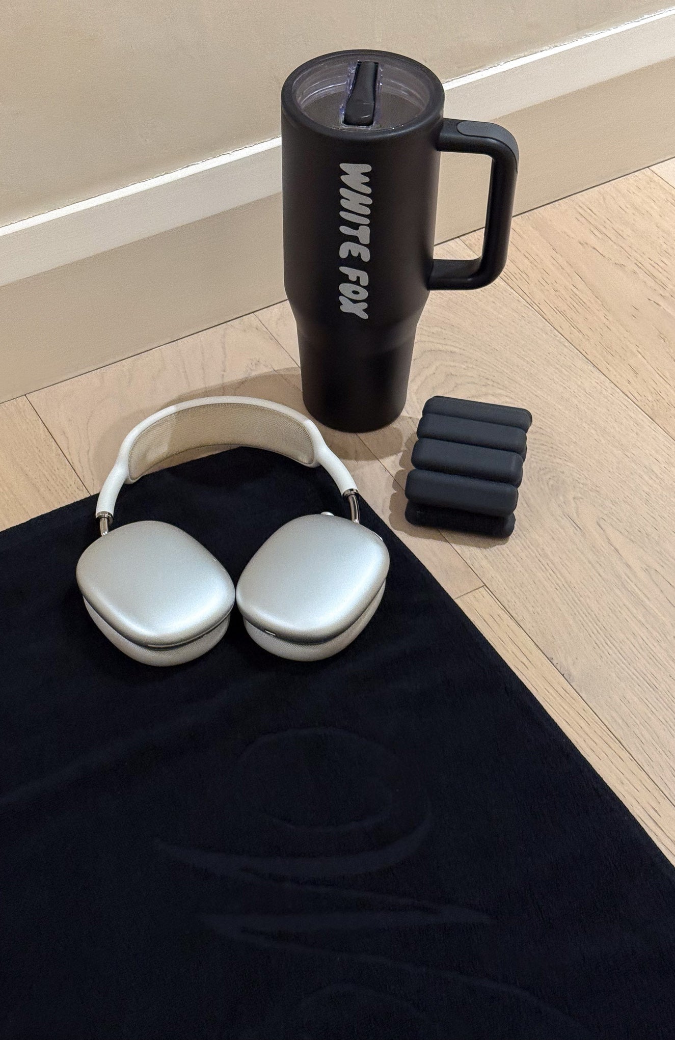 Feeling Fresh Gym Towel Black